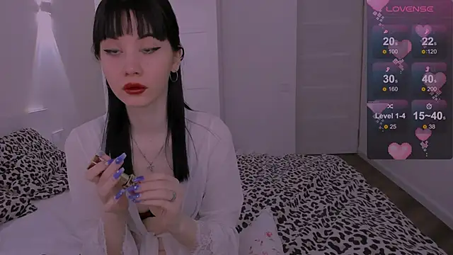 CoddleWeeper  online show from 02/11/25, 06:08