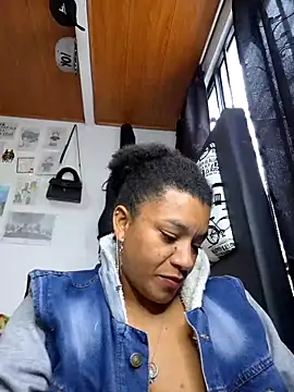 Snapshot of Selket11 chatting on 12/27/24, 02:22 Selket11 online show from 12/27/24, 02:22