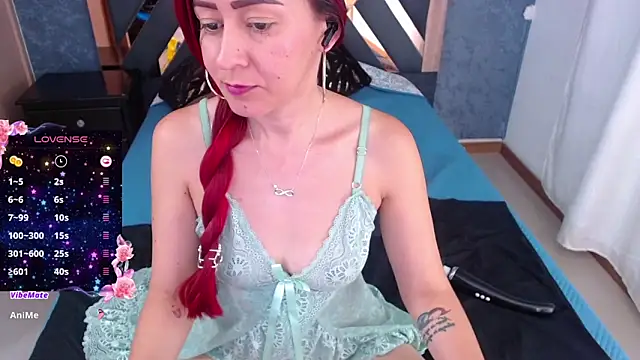 Snapshot of bianca_milfsexy chatting on 12/14/24, 12:01 bianca milfsexy online show from 12/14/24, 12:01