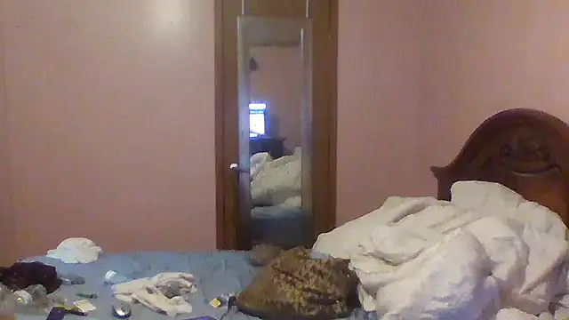 Snapshot of Mrunpredictableyouknow chatting on 10/22/25, 01:11 Mrunpredictableyouknow online show from 10/22/25, 01:11