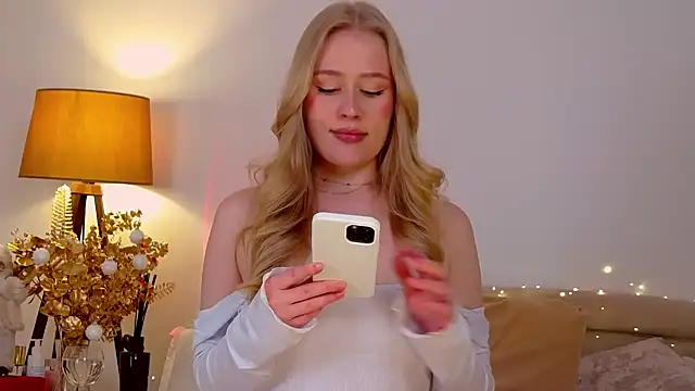 JuliaJaee online show from 12/26/24, 10:31