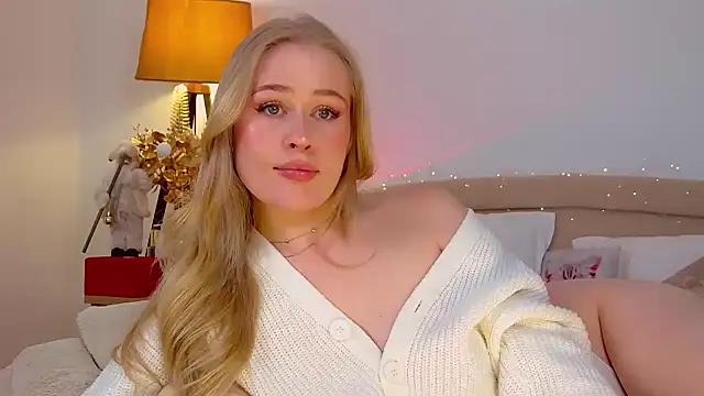 JuliaJaee online show from 01/01/25, 08:37