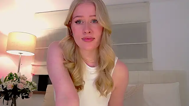 JuliaJaee online show from 10/27/25, 06:34