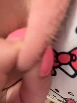 Snapshot of charmillebr chatting on 03/23/25, 03:32 charmillebr online show from 03/23/25, 03:32