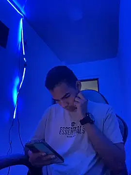 Boypolla11 online show from 10/18/25, 04:15