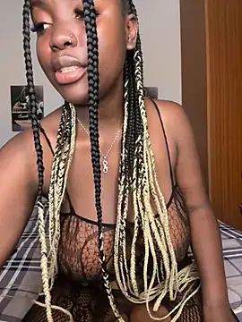 Snapshot of Tushy_baiby2000 chatting on 11/07/25, 06:35 Tushy baiby2000 online show from 11/07/25, 06:35