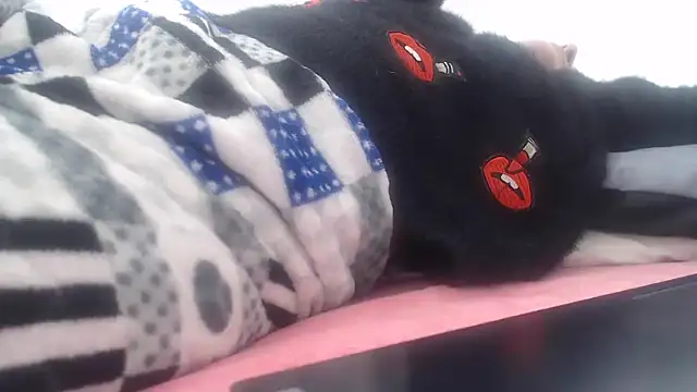 naughthyany16 online show from 11/17/25, 08:47