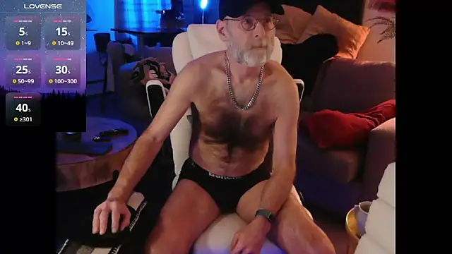 Towndude123 online show from 02/08/25, 06:22