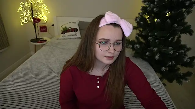 Snapshot of MagicPeachh_ chatting on 12/09/24, 02:17 MagicPeachh online show from 12/09/24, 02:17