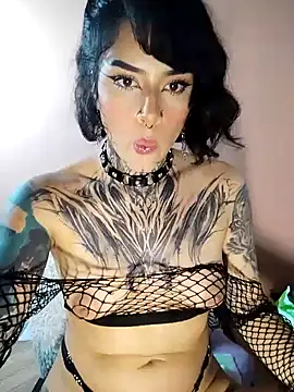 Snapshot of taaylor33 chatting on 02/11/25, 05:05 taaylor33 online show from 02/11/25, 05:05
