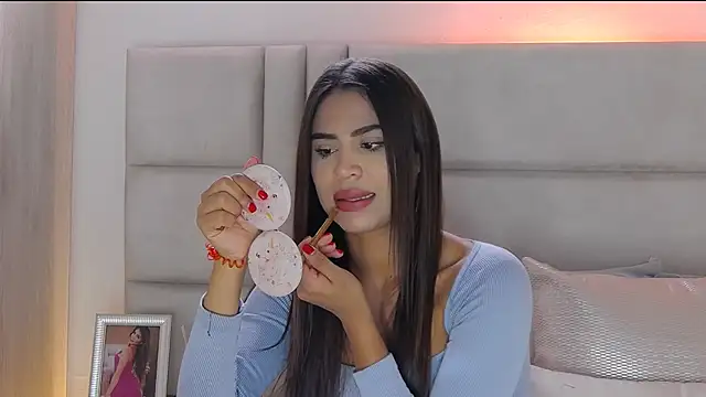 HaileyBaldwin online show from 01/11/25, 07:27