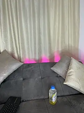 HaileyBaldwin online show from 01/29/25, 01:27