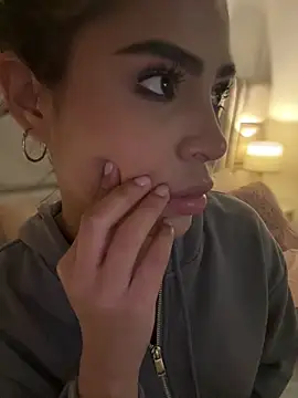 HaileyBaldwin online show from 02/27/25, 05:24