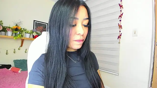 Snapshot of Starliee__ chatting on 01/23/25, 11:47 Starliee online show from 01/23/25, 11:47