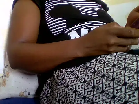 Snapshot of Hot-zeenah chatting on 10/11/25, 06:12 Hot-zeenah online show from 10/11/25, 06:12