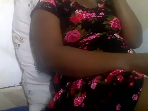 Snapshot of Hot-zeenah chatting on 10/16/25, 03:51 Hot-zeenah online show from 10/16/25, 03:51