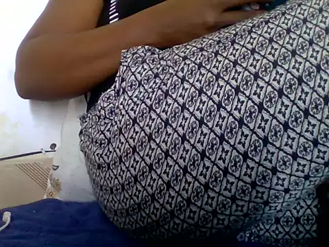 Snapshot of Hot-zeenah chatting on 11/05/25, 06:24 Hot-zeenah online show from 11/05/25, 06:24