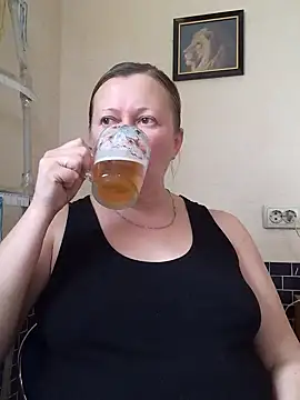 blondyaguar online show from 11/21/25, 12:37