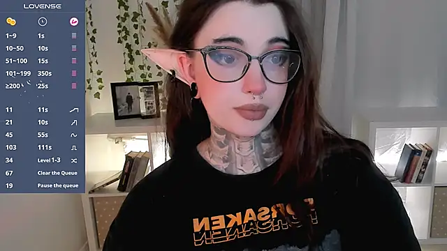 Dixi Pixi  online show from 10/17/25, 05:43