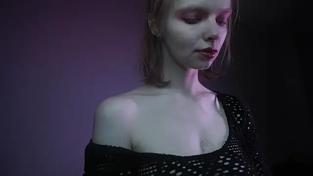 Snapshot of ginger_hugs chatting on 10/21/25, 10:10 ginger hugs online show from 10/21/25, 10:10