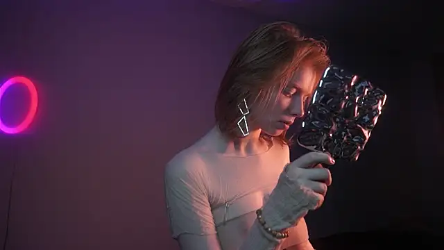 Snapshot of ginger_hugs chatting on 10/22/25, 10:09 ginger hugs online show from 10/22/25, 10:09