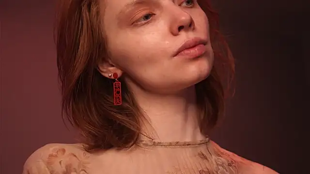 Snapshot of ginger_hugs chatting on 11/06/25, 10:10 ginger hugs online show from 11/06/25, 10:10