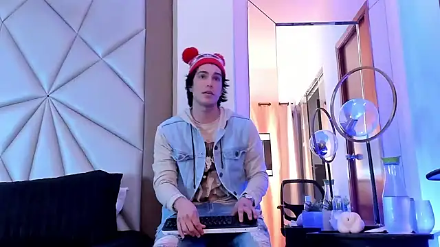 Karimferrer online show from 12/23/24, 06:55