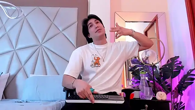 Karimferrer online show from 01/03/25, 08:00