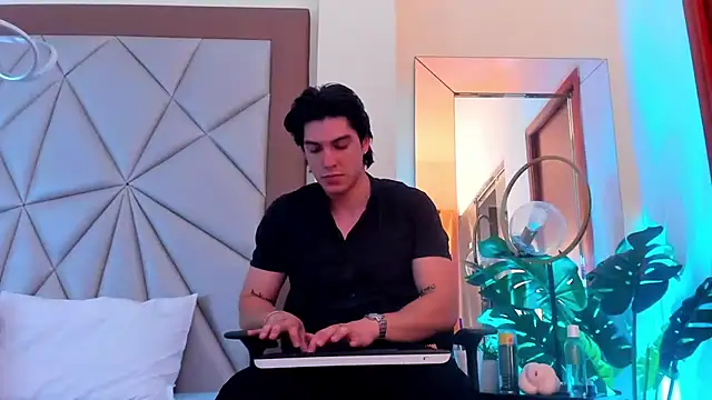 Karimferrer online show from 01/04/25, 04:33