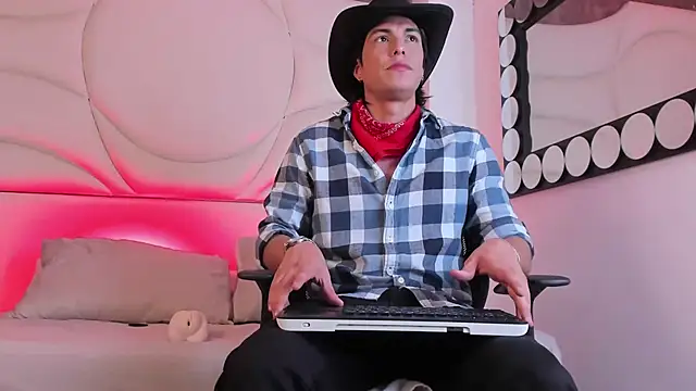 Karimferrer online show from 09/18/25, 10:01