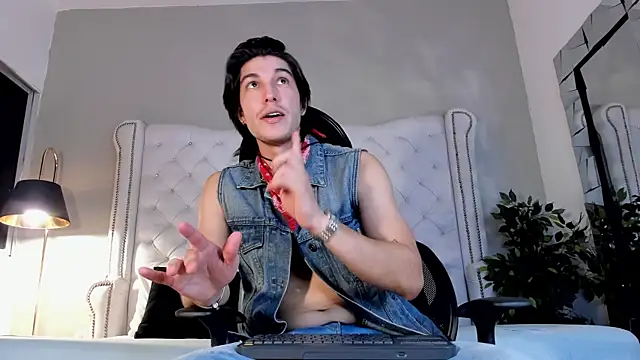 Karimferrer online show from 11/14/25, 08:40