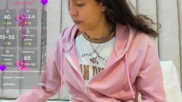 FreyaMoller online show from 02/03/25, 07:21