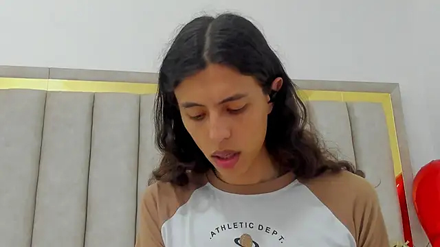 FreyaMoller online show from 10/08/25, 08:39