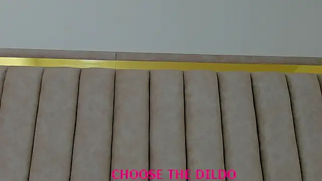 FreyaMoller online show from 10/31/25, 07:48