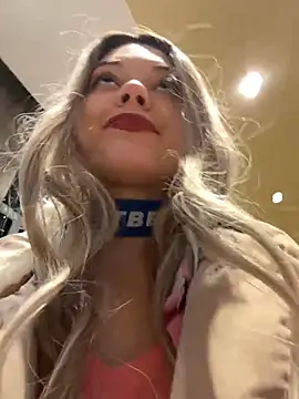 Snapshot of Times__Square chatting on 12/28/24, 05:12 Times Square online show from 12/28/24, 05:12