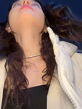 Snapshot of Times__Square chatting on 02/09/25, 05:08 Times Square online show from 02/09/25, 05:08