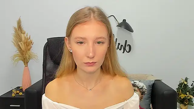 LolaWilsons online show from 12/29/24, 12:23