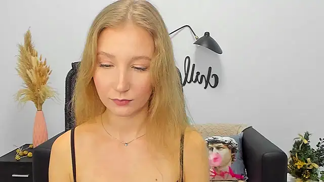 LolaWilsons online show from 01/03/25, 07:27