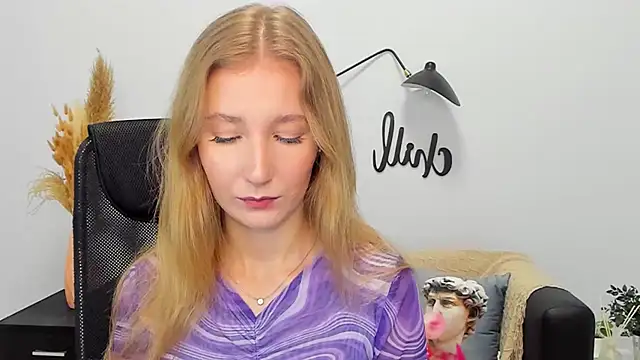 LolaWilsons online show from 01/17/25, 09:49