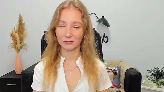 LolaWilsons online show from 01/28/25, 06:16