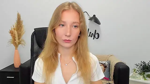 LolaWilsons online show from 01/28/25, 09:19