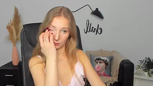 LolaWilsons online show from 02/04/25, 12:33