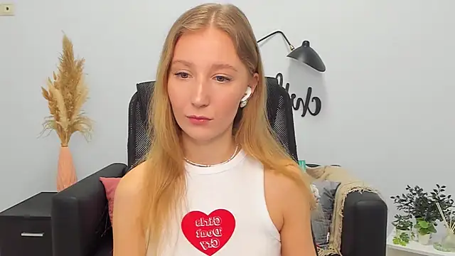 LolaWilsons online show from 02/11/25, 09:20