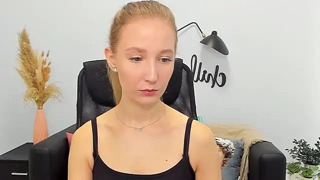 LolaWilsons online show from 03/13/25, 06:16