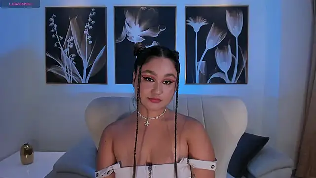 SamanthaConnor  online show from 02/10/25, 07:17