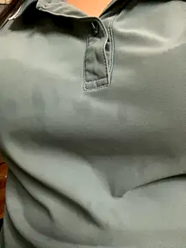 Snapshot of Tuongvy05 chatting on 10/16/25, 04:52 Tuongvy05 online show from 10/16/25, 04:52