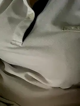 Snapshot of Tuongvy05 chatting on 10/23/25, 04:39 Tuongvy05 online show from 10/23/25, 04:39