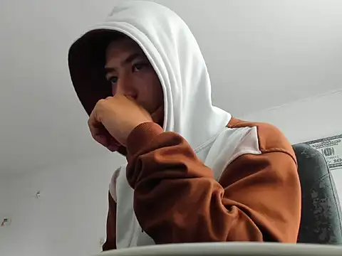 Chandler ken online show from 10/10/25, 12:48