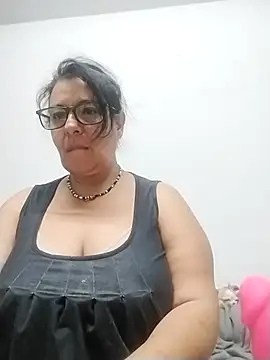 Snapshot of Anais-Te-La-Como chatting on 01/21/25, 11:24 Anais-Te-La-Como online show from 01/21/25, 11:24