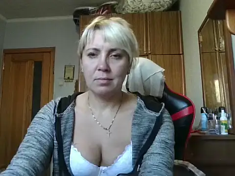 IrinaB1 online show from 10/23/25, 04:56